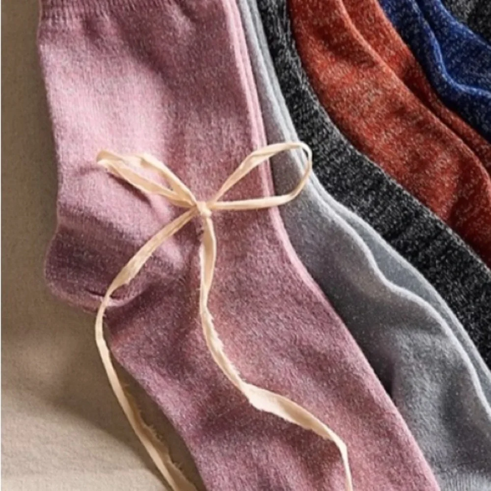 NEW FREE PEOPLE Light Blue pastel Lurex Crew Socks Women’s NWT new in package